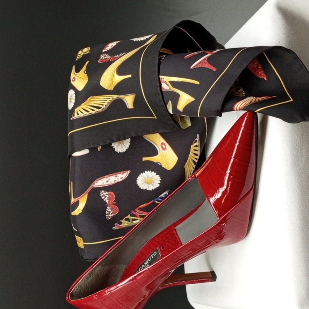AUTHENTIC SALVATORE FERRAGAMO SCARF